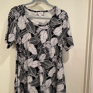 LuLaRoe Perfect T